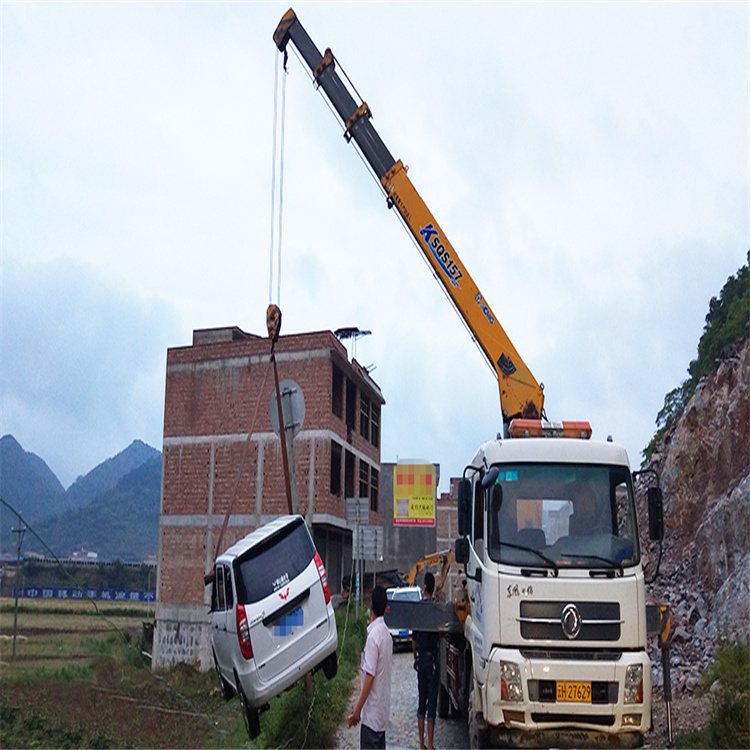 保定道路交通事故救援吊装案例